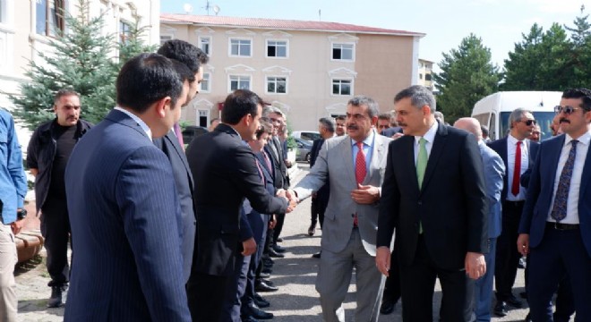 Bakan Tekin Erzurum'da